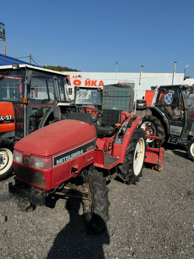Японский минитрактор Mitsubishi MT205