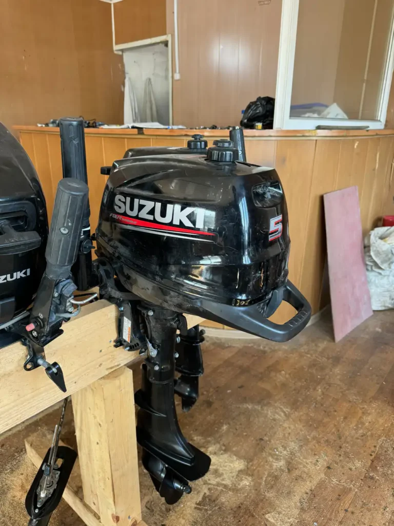 Японский лодочный мотор Suzuki 5HP 2-х тактный